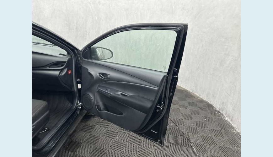 TOYOTA YARIS XL 1.5 (FLEX) (AUT) - PRETO - 2025 Foto 10 (Grande)