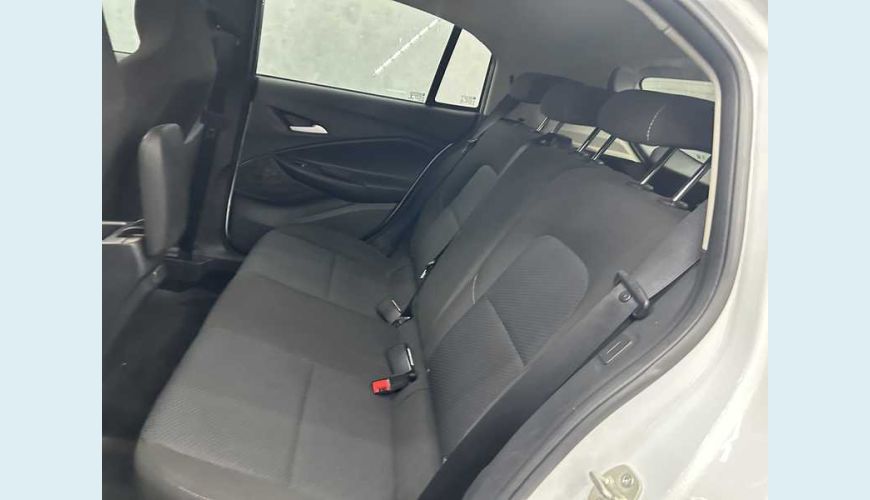 CHEVROLET ONIX LT 1.0 TURBO (AUT.) - BRANCO - 2023 Foto 10 (Grande)