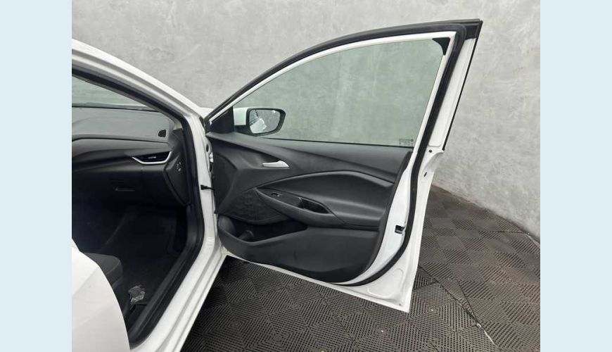 CHEVROLET ONIX PLUS LT 1.0 - BRANCO - 2024 Foto 10 (Grande)