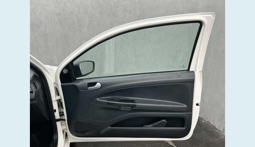 VOLKSWAGEN SAVEIRO ROBUST TOTAL FLEX 16V - BRANCO - 2024 Foto 10 (Grande)