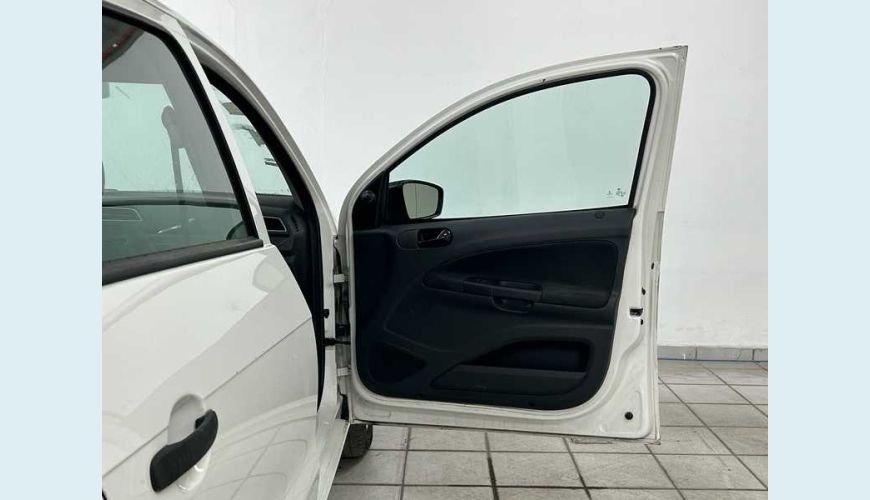 VOLKSWAGEN GOL 1.0 12V (FLEX) - BRANCO - 2023 Foto 10 (Grande)