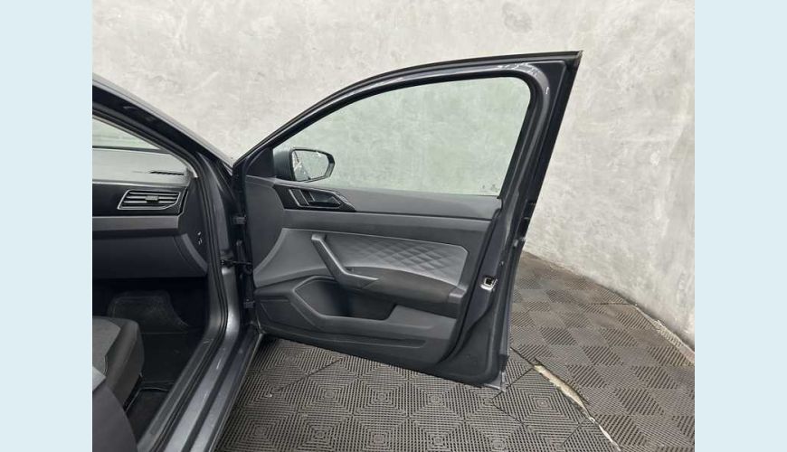 VOLKSWAGEN POLO COMFORTLINE (AUT) (FLEX) - CINZA - 2024 Foto 10 (Grande)