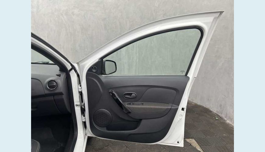 RENAULT LOGAN ZEN 1.0 - BRANCO - 2025 Foto 10 (Grande)