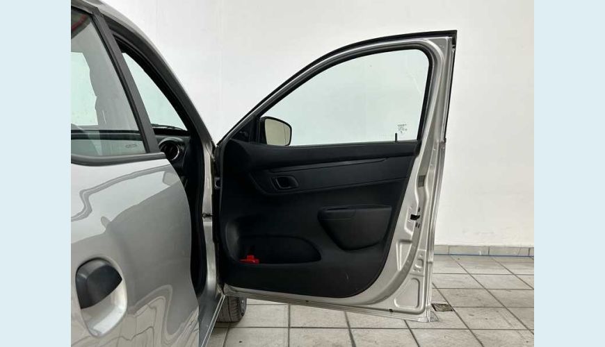 RENAULT KWID ZEN 1.0 12V SCE (FLEX) - PRATA - 2025 Foto 10 (Grande)