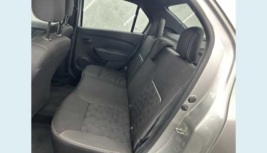 RENAULT LOGAN ZEN 1.0 - PRATA - 2024 Foto 10 (Grande)