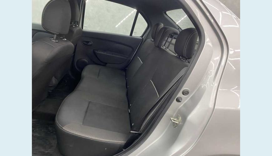 RENAULT LOGAN ZEN 1.0 12V SCE (FLEX) - PRATA - 2023 Foto 10 (Grande)