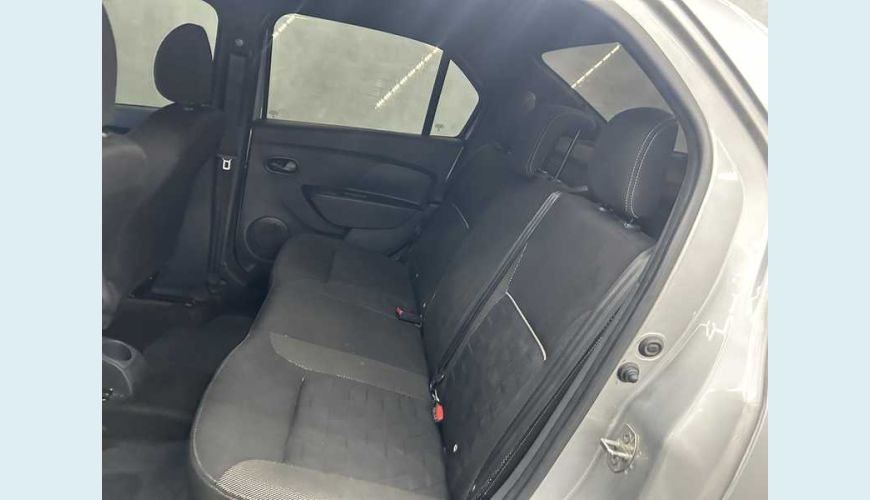 RENAULT LOGAN ZEN 1.0 - PRATA - 2024 Foto 10 (Grande)