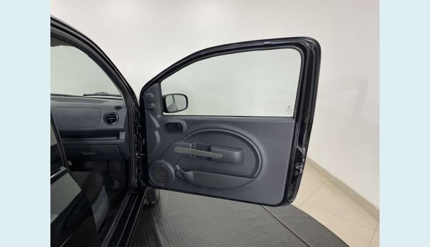 FIAT UNO VIVACE 1.0 8V (FLEX) 2P - PRETO - 2014 Foto 10 (Grande)