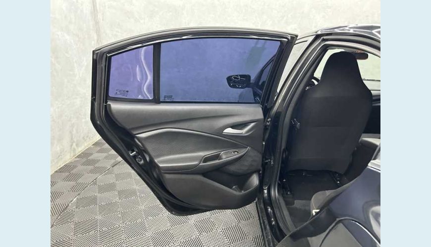 CHEVROLET ONIX PLUS LTZ 1.0 TURBO (AUT.) - PRETO - 2023 Foto 10 (Grande)