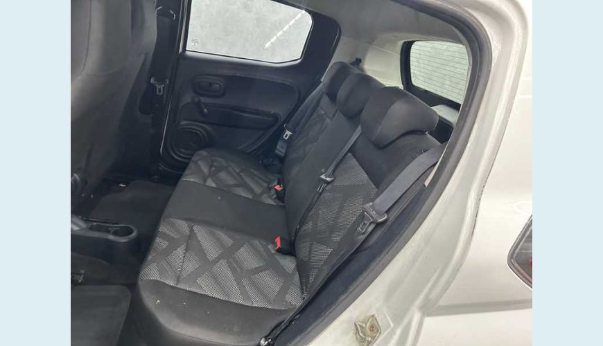 FIAT MOBI LIKE 1.0 (FLEX) - BRANCO - 2023 Foto 10 (Grande)