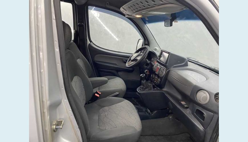 FIAT DOBLO ESSENCE 1.8 16V (FLEX) - PRATA - 2020 Foto 10 (Grande)