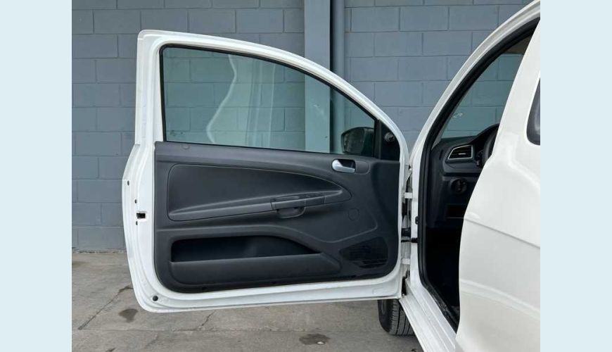 VOLKSWAGEN SAVEIRO ROBUST TOTAL FLEX 16V - BRANCO - 2025 Foto 10 (Grande)