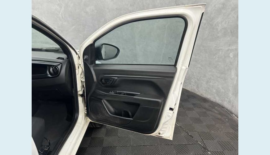 FIAT STRADA ENDURANCE 1.4 CS - BRANCO - 2023 Foto 10 (Grande)