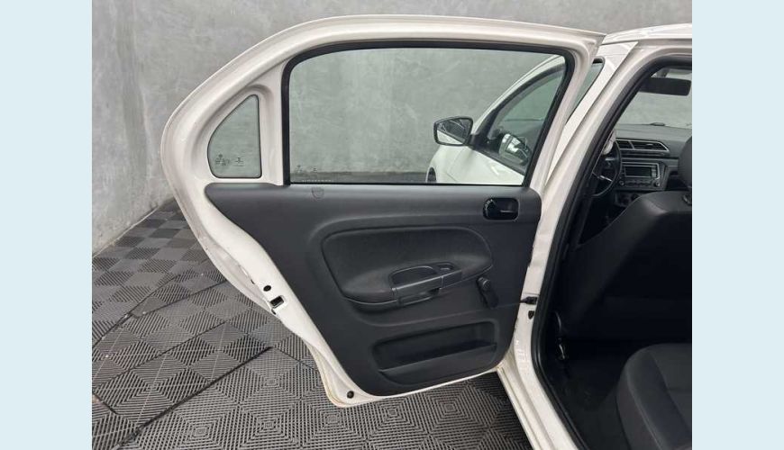 VOLKSWAGEN GOL 1.0 12V FLEX - BRANCO - 2023 Foto 10 (Grande)