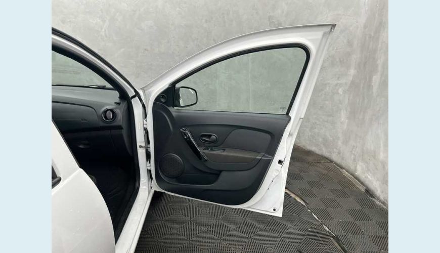 RENAULT LOGAN ZEN 1.0 - BRANCO - 2025 Foto 10 (Grande)