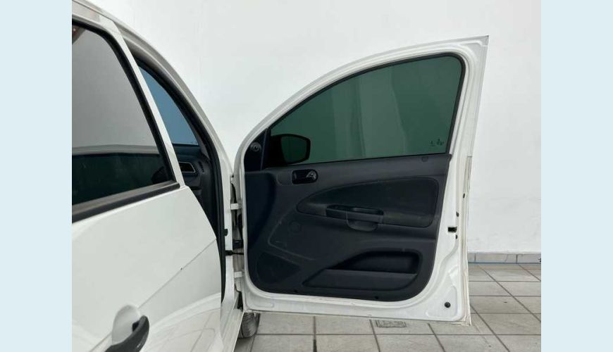 VOLKSWAGEN GOL 1.0 12V FLEX - BRANCO - 2023 Foto 10 (Grande)