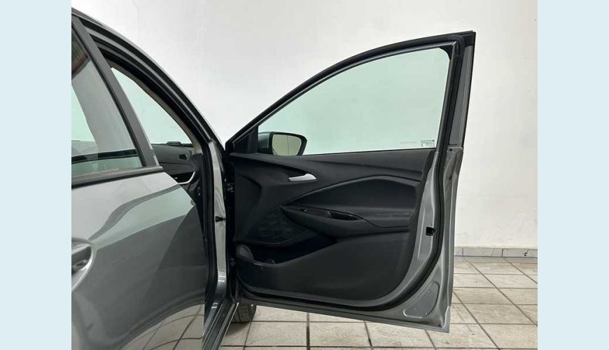 CHEVROLET ONIX PLUS LTZ 1.0 TURBO (AUT.) - PRATA - 2025 Foto 10 (Grande)