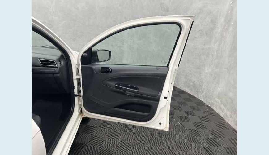 VOLKSWAGEN GOL 1.0 12V FLEX - BRANCO - 2022 Foto 10 (Grande)