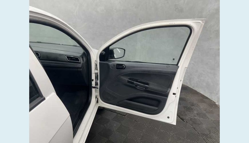 VOLKSWAGEN GOL 1.0 12V FLEX - BRANCO - 2023 Foto 10 (Grande)