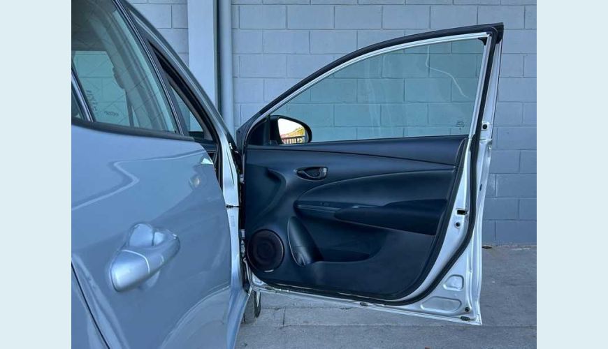 TOYOTA YARIS SEDAN XL 1.5 FLEX AUT. - PRATA - 2025 Foto 10 (Grande)