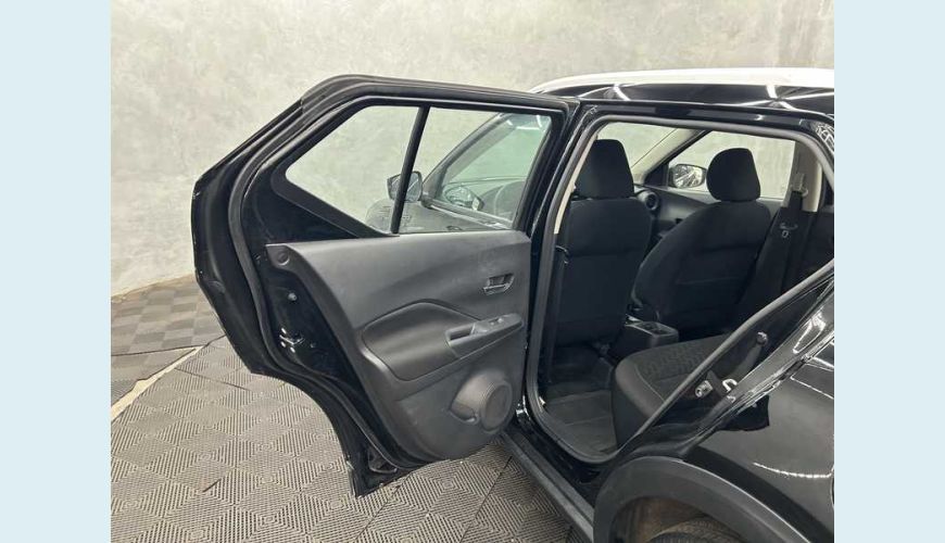 NISSAN KICKS SENSE 1.6 FLEX AUT. - PRETO - 2022 Foto 10 (Grande)