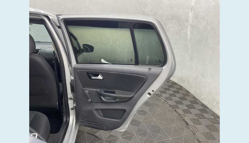 VOLKSWAGEN FOX 1.0 VHT FLEX 4P - PRATA - 2013 Foto 10 (Grande)
