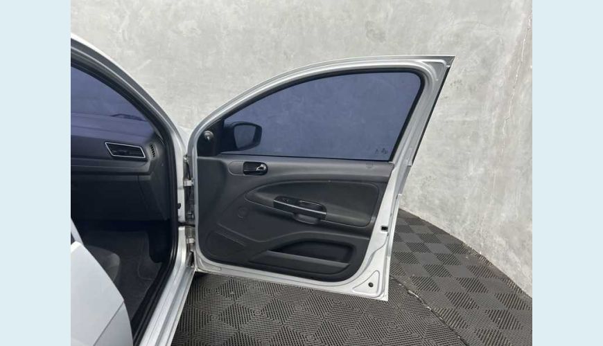 VOLKSWAGEN GOL 1.6 - PRATA - 2020 Foto 10 (Grande)