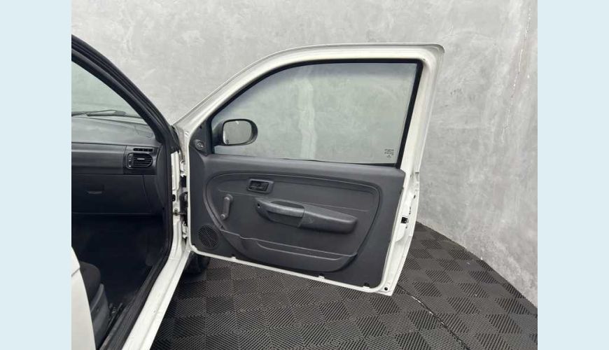 FIAT STRADA HARD WORKING 1.4 FLEX CS - BRANCO - 2019 Foto 10 (Grande)