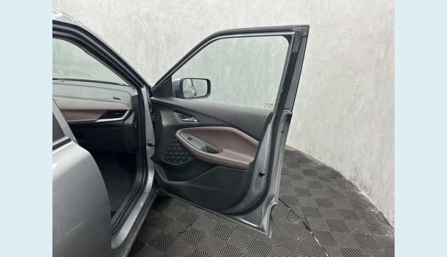 CHEVROLET MONTANA LTZ 1.2 TURBO (AUT.) - PRATA - 2025 Foto 10 (Grande)