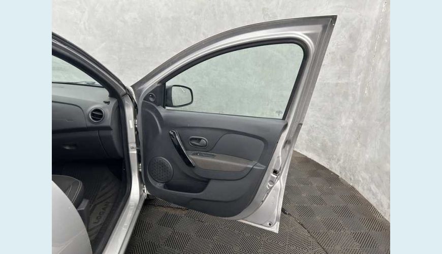 RENAULT LOGAN ZEN 1.0 - PRATA - 2024 Foto 10 (Grande)