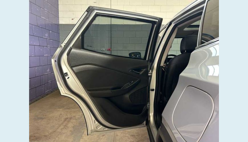 CHEVROLET TRACKER PREMIER 1.2 TURBO FLEX AUT. - PRATA - 2022 Foto 10 (Grande)