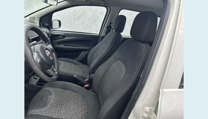 FIAT UNO ATTRACTIVE 1.0 - BRANCO - 2021 Foto 10 (Grande)