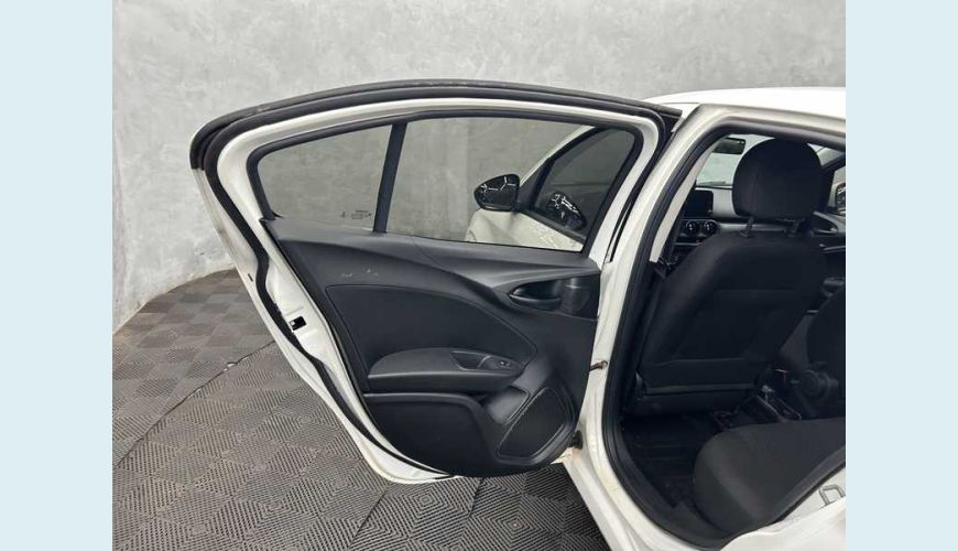 FIAT CRONOS DRIVE 1.3 FLEX MT - BRANCO - 2023 Foto 10 (Grande)