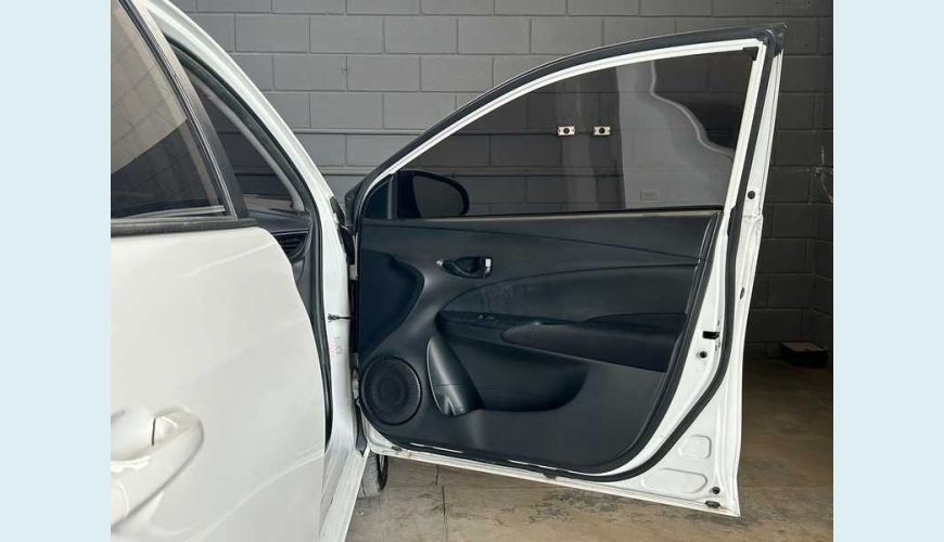 TOYOTA YARIS SEDAN XL 1.5 FLEX 16V 4P AUT. - BRANCO - 2023 Foto 10 (Grande)