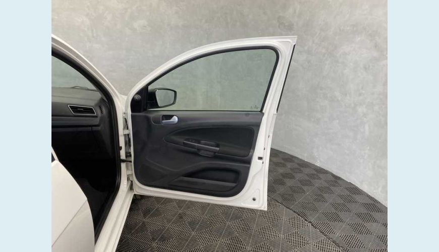 VOLKSWAGEN GOL 1.0 12V FLEX - BRANCO - 2019 Foto 10 (Grande)