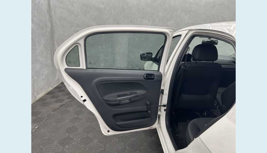 VOLKSWAGEN GOL 1.0 12V FLEX - BRANCO - 2023 Foto 10 (Grande)