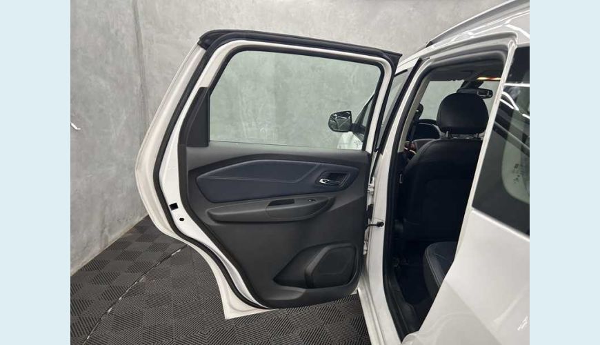 CHEVROLET SPIN PREMIER 1.8 (AUT.) - BRANCO - 2023 Foto 10 (Grande)