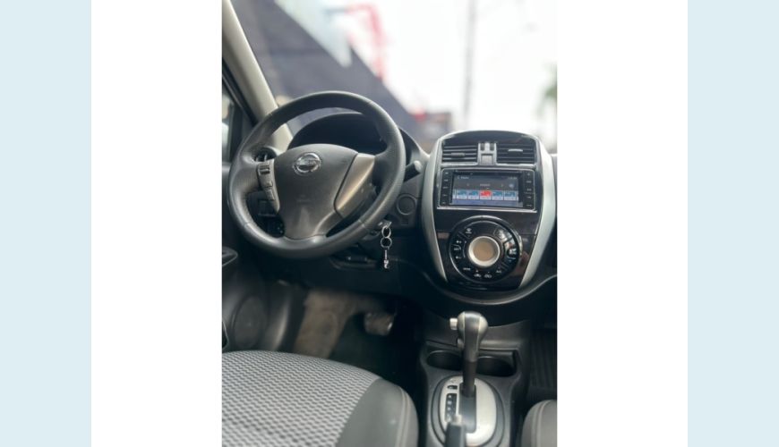 NISSAN VERSA - BRANCO - 2018 Foto 10 (Grande)