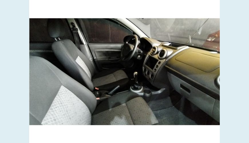 FORD FIESTA 1.6 MPI CLASS HATCH 8V FLEX 4P MANUAL - PRETO - 2011 Foto 2 (Grande)