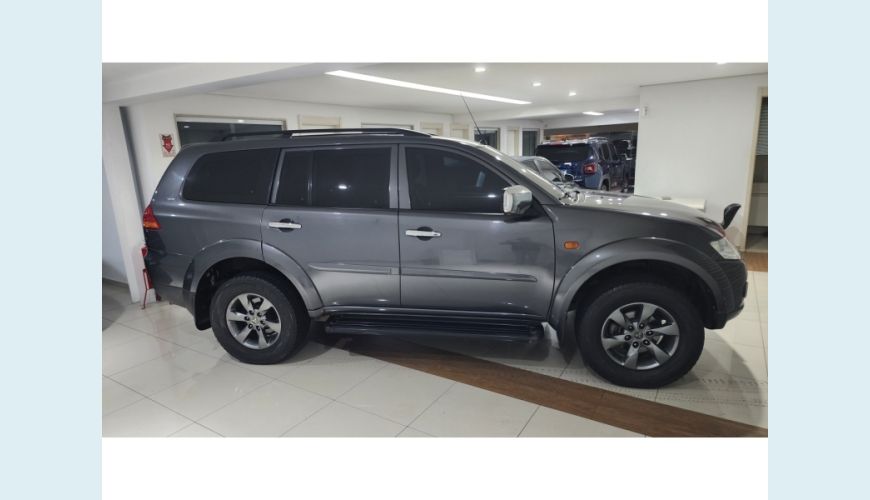 MITSUBISHI PAJERO DAKAR 3.5 HPE 7 LUGARES 4X4 V6 24V FLEX 4P AUT. - N/D - 2013 Foto 2 (Grande)