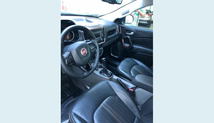 FIAT TORO 2.0 16V TURBO DIESEL VOLCANO 4WD AT9 - BRANCO - 2017 Foto 2 (Grande)