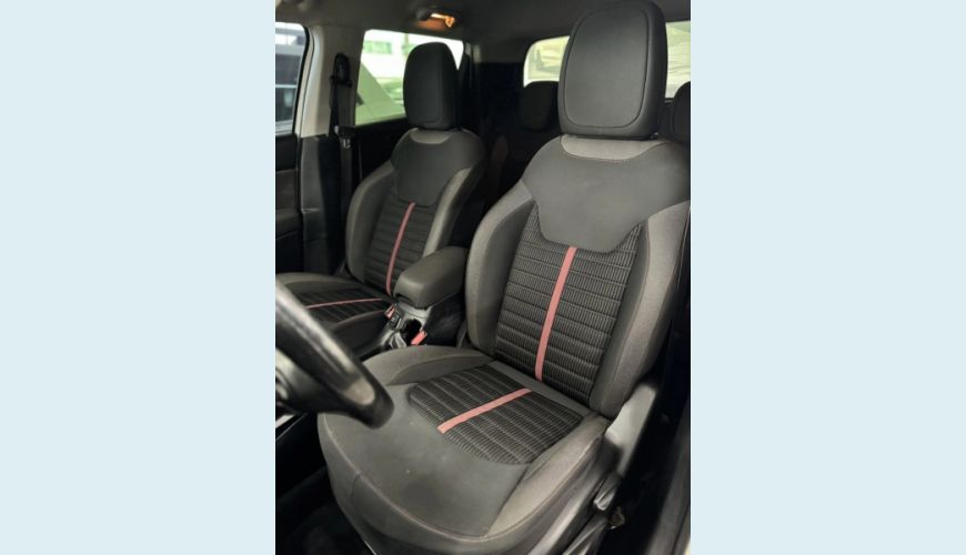 FIAT TORO 2.0 16V TURBO DIESEL FREEDOM 4WD AT9 - BRANCO - 2019 Foto 2 (Grande)