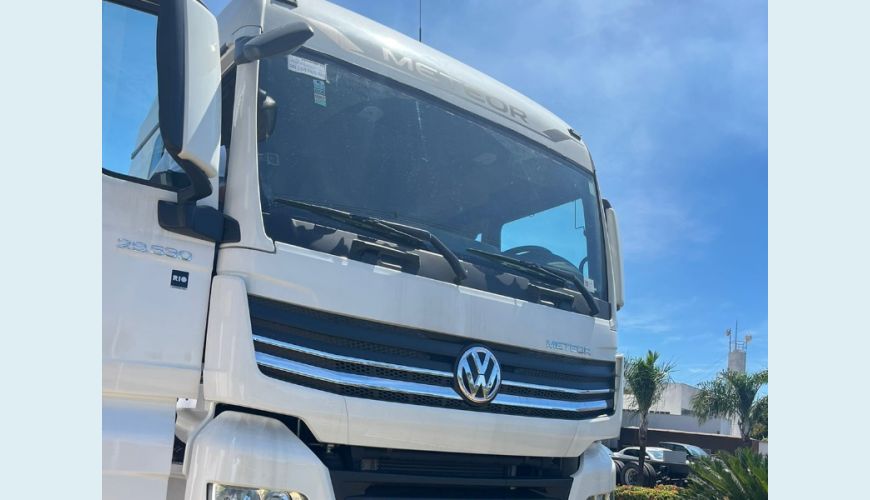 VOLKSWAGEN METEOR 29.530 6X4 2P (DIESEL)(E6) - BRANCO - 2025 Foto 2 (Grande)
