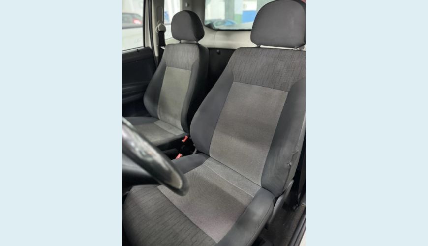 VOLKSWAGEN SAVEIRO 1.6 MI CE 8V FLEX 2P MANUAL G.V - BRANCO - 2010 Foto 2 (Grande)