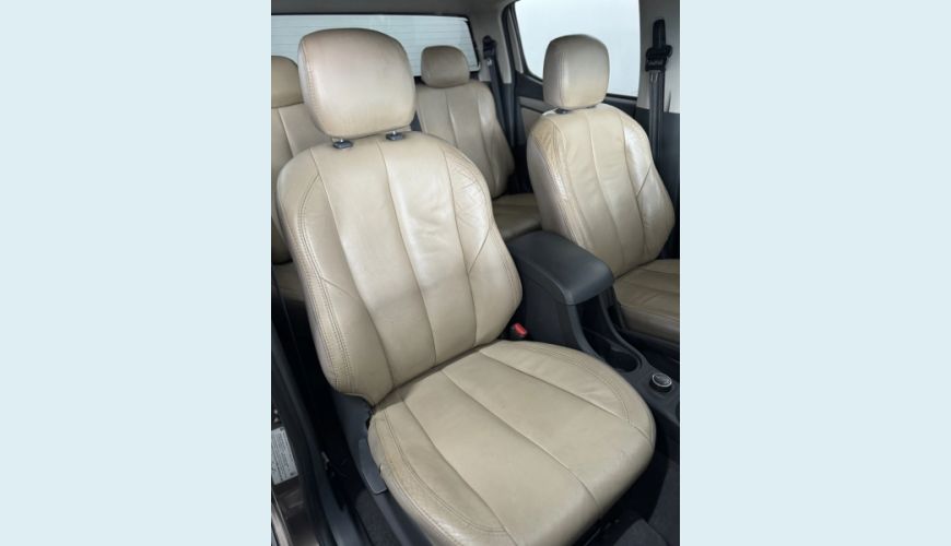 CHEVROLET S-10 2.8 LT 4X4 CD 16V TURBO DIESEL 4P AUT. - CINZA - 2013 Foto 2 (Grande)