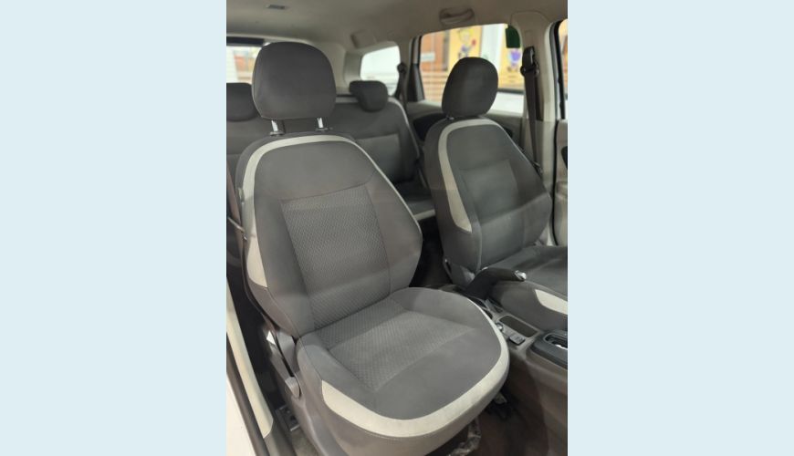 CHEVROLET SPIN 1.8 LT 8V FLEX 4P AUT. - BRANCO - 2014 Foto 2 (Grande)