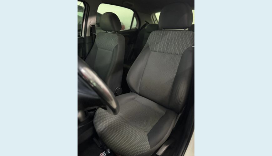 VOLKSWAGEN GOL 1.0 MI 8V FLEX 4P MANUAL G.V - BRANCO - 2012 Foto 2 (Grande)