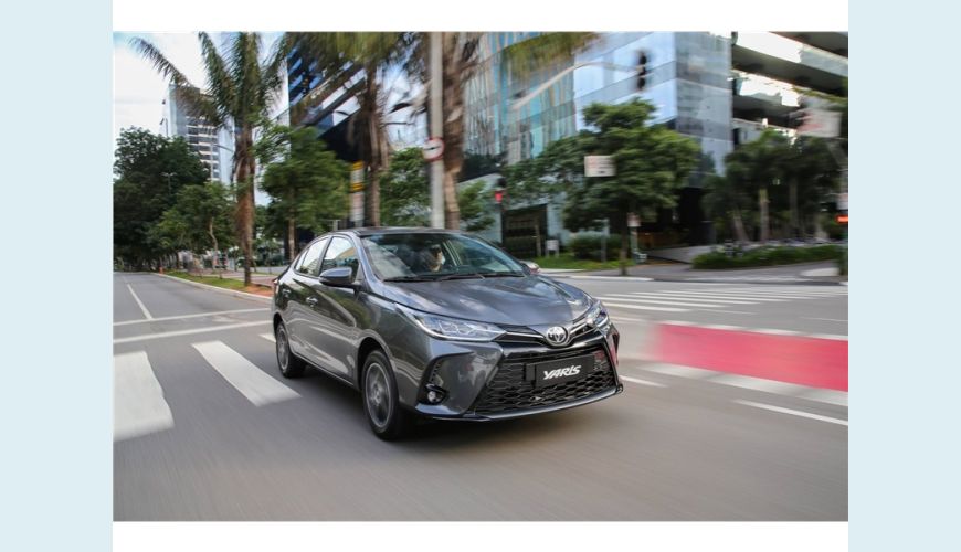 TOYOTA YARIS 1.5 16V FLEX SEDAN XS MULTIDRIVE - INDEFINIDA - 2025 Foto 2 (Grande)