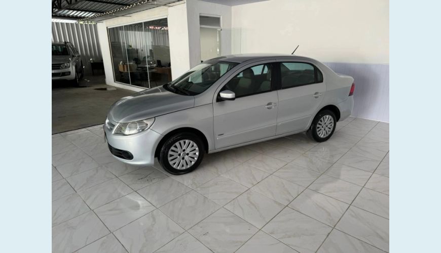 VOLKSWAGEN VOYAGE 1.0 MI 8V FLEX 4P MANUAL - PRATA - 2010 Foto 2 (Grande)