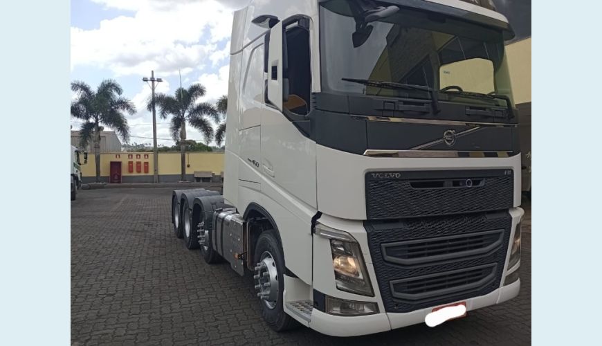 VOLVO FH-460 GLOBETROTTER 8X2 2P (DIESEL)(E5) - BRANCO - 2018 Foto 2 (Grande)